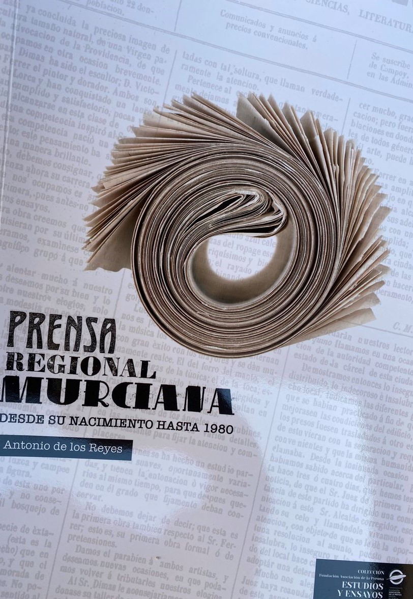 Imagen de portada del libro Prensa regional murciana