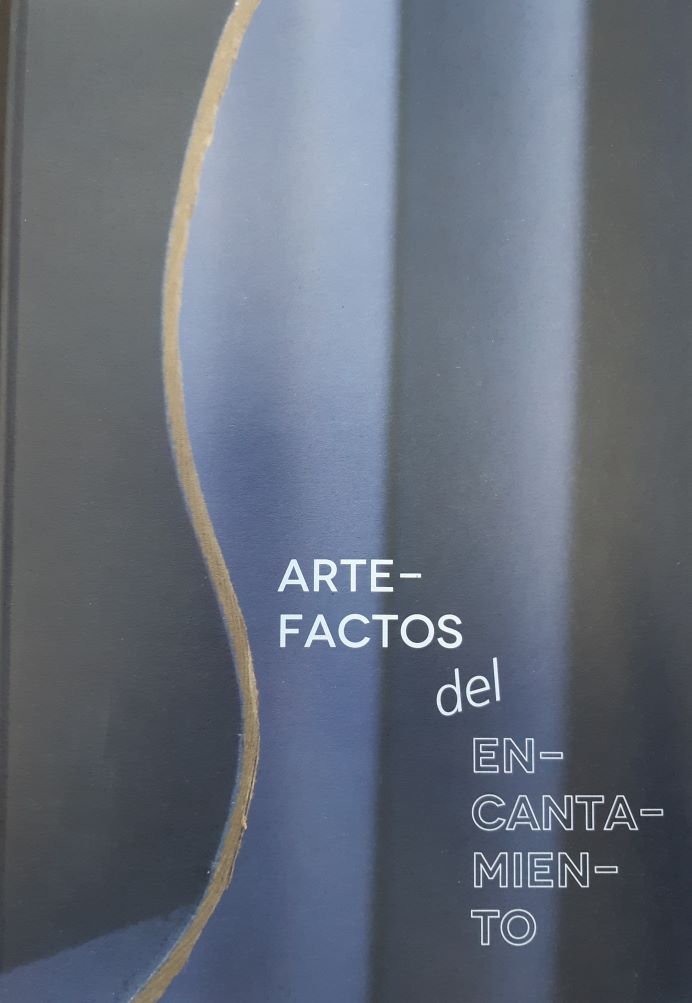 Imagen de portada del libro Artefactos del encantamiento